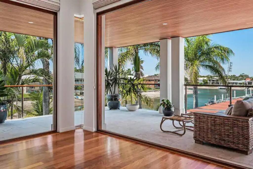 Вилла Luxurious, Tropical Haven, Mooloolaba- Moonda5 Экстерьер фото